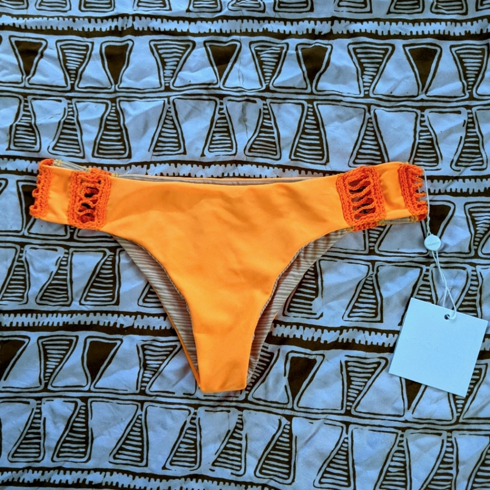 NWT Acacia Gili Bottoms in Sunset Orange (S)